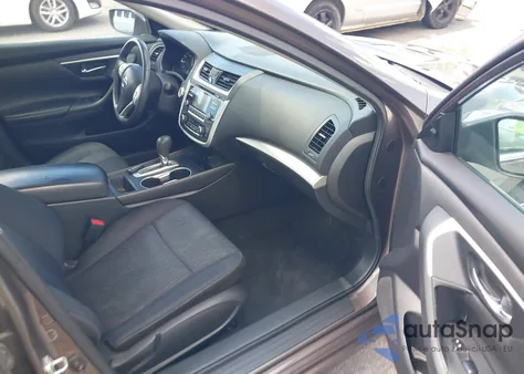 2017 Nissan Altima 2.5 Sv z USA, uszkodzony, nr VIN 1N4AL3AP5HC199362